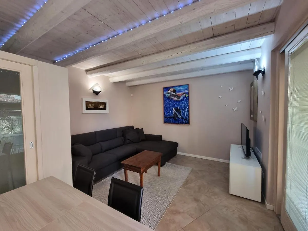 Apartment Appartamento Little Queen-By Goccia Di Lago Desenzano del Garda