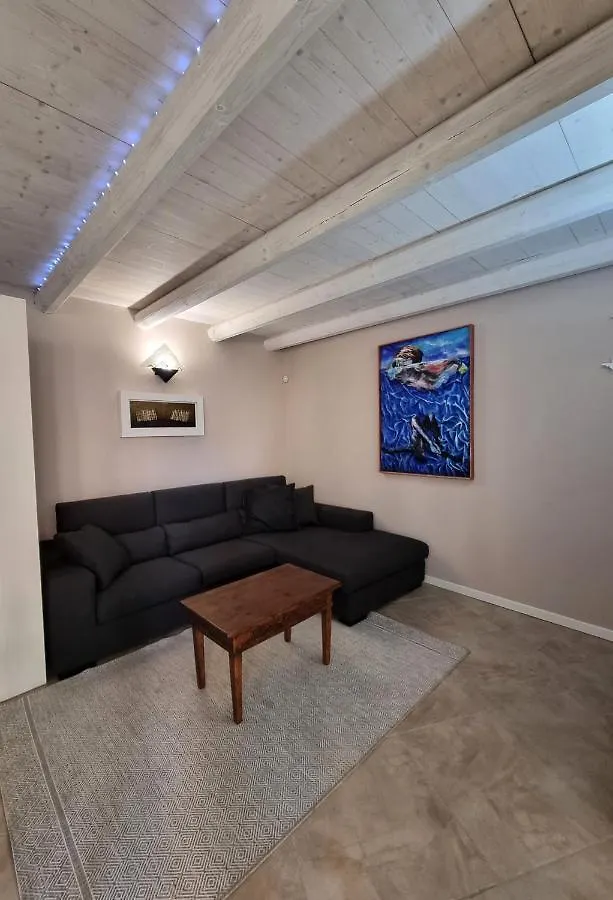 Apartment Appartamento Little Queen-By Goccia Di Lago Desenzano del Garda