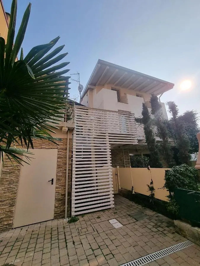 Appartamento Little Queen-By Goccia Di Lago Desenzano del Garda Apartment